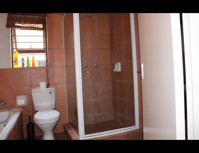 2 BEDROOM TOWNHOUSE FOR SALE IN ALBERTSDAL